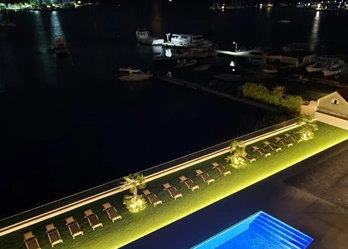 Royal Dutch Lux 4 Trogir