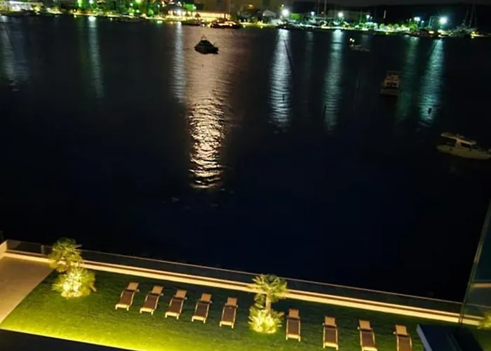 Royal Dutch Lux 4 Apartment