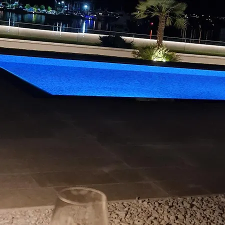 Royal Dutch Lux 4 Lägenhet Trogir