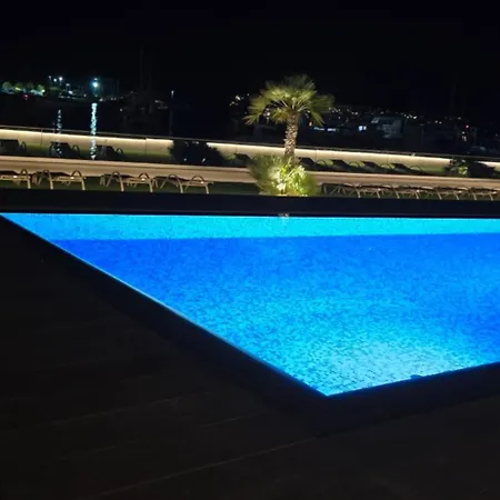 Royal Dutch Lux 4 * Trogir