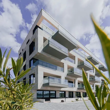 Apartment Royal Dutch Lux 4 *